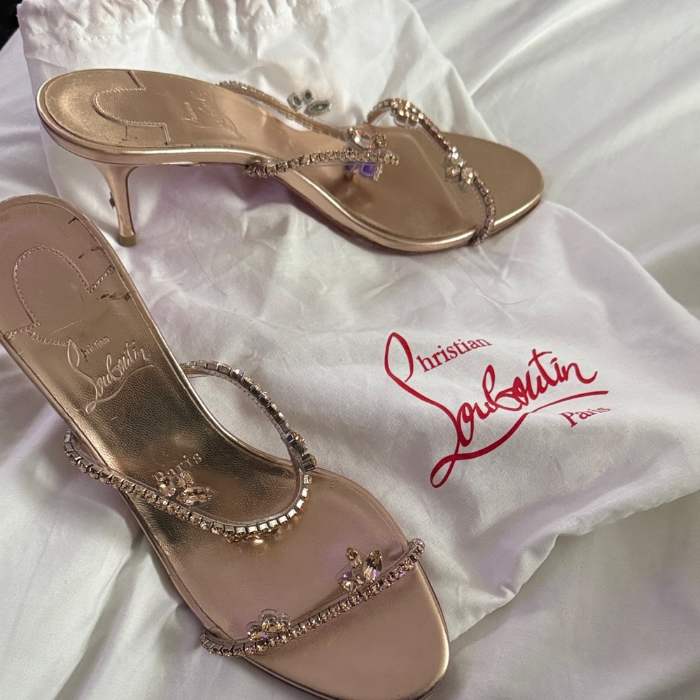 Christian Louboutin Elegant Gold Women's Sandals - Picture 7 of 7